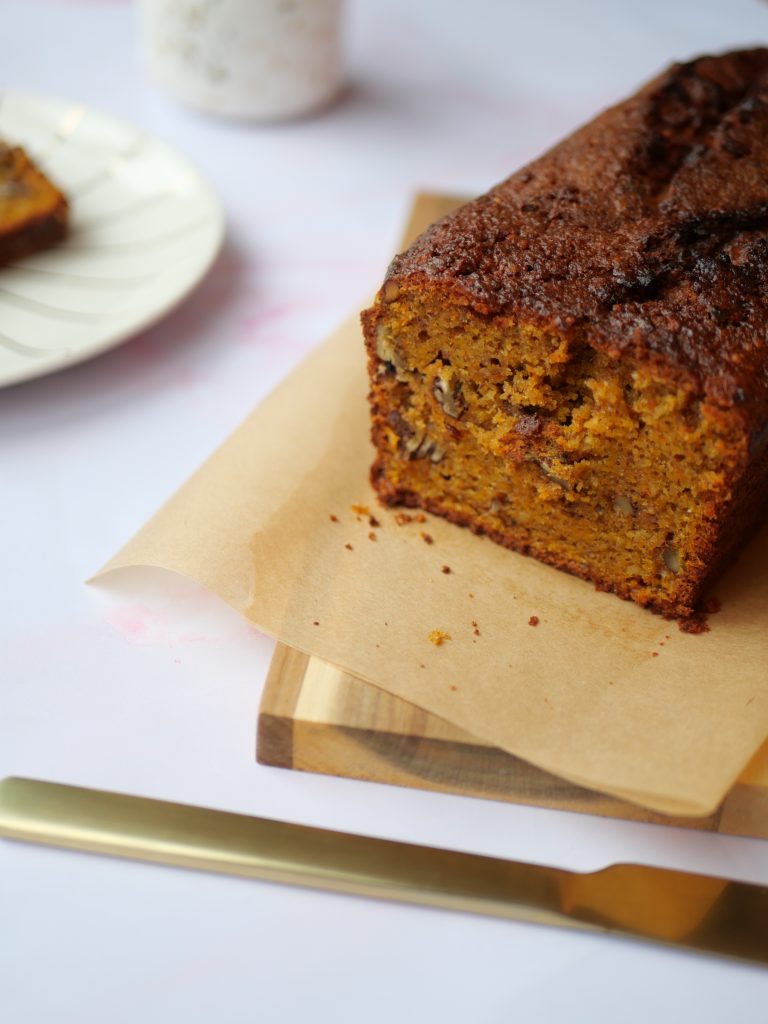 carrot cake aux noix de pécan et cranberries